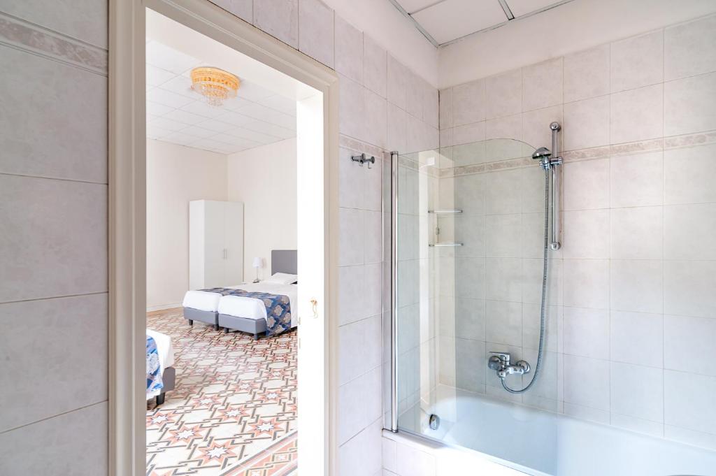 Hotel St. James - Resim 3