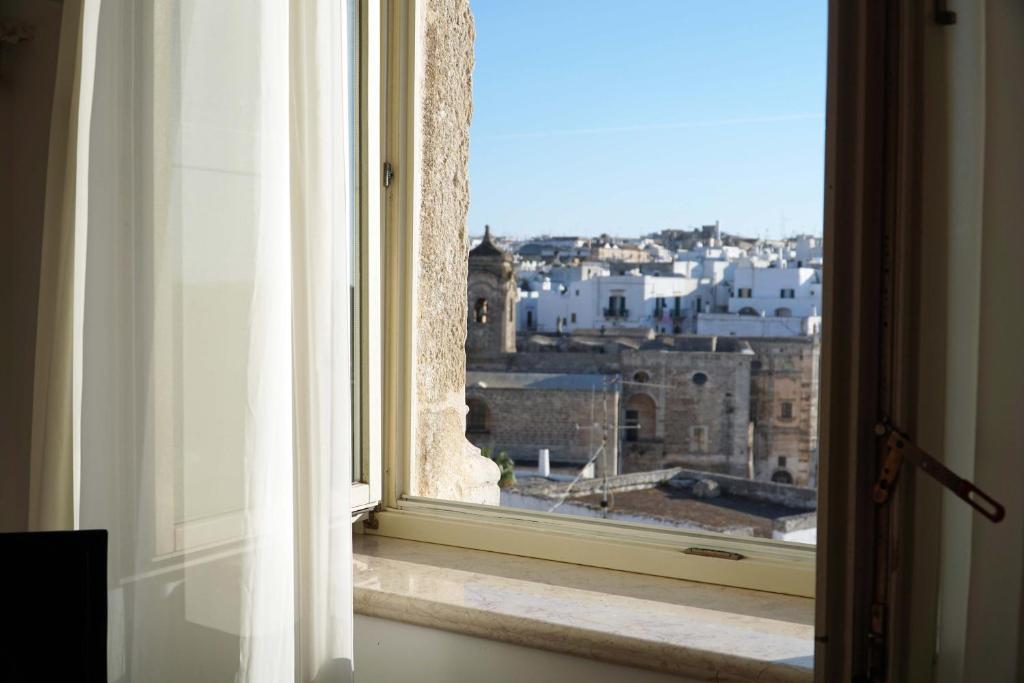 Nespecifikovaný výhled na destinaci Ostuni nebo výhled na město při pohledu z hotelu