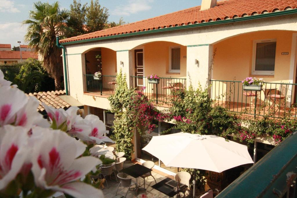 Budova, kde se hotel nachází