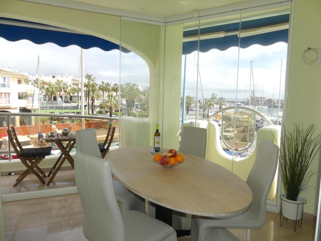 Balkón alebo terasa v ubytovaní Malaga Benalmadena Puerto Marina Costa Sol Holiday Rentals