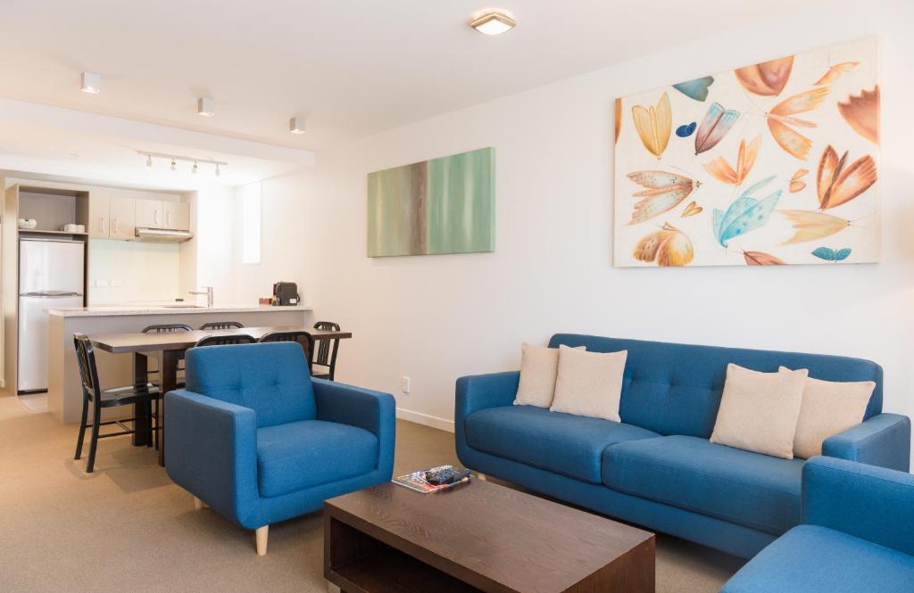 Kuchyň nebo kuchyňský kout v ubytování Boulcott Suites