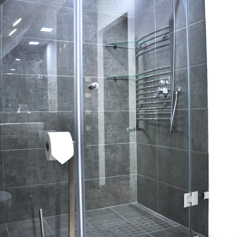 A bathroom at Shambala Apartman Tihany