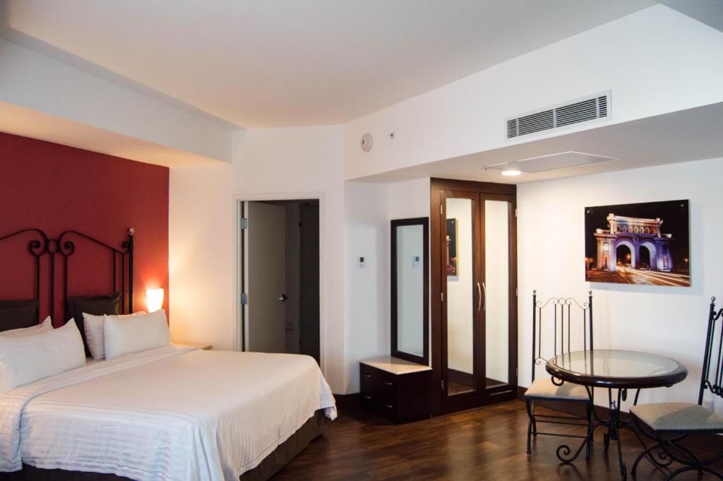 Holiday Inn Hotel & Suites Centro Historico, an IHG Hotel - King Suite