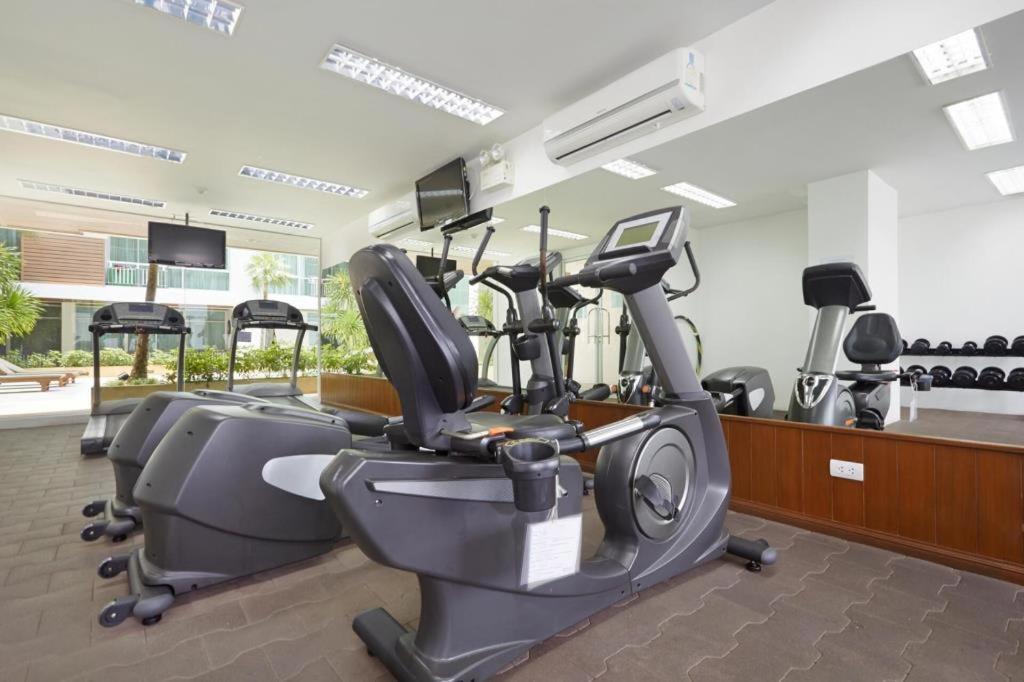 Fitness centrum a/nebo fitness zařízení v ubytování Art Patong Residence