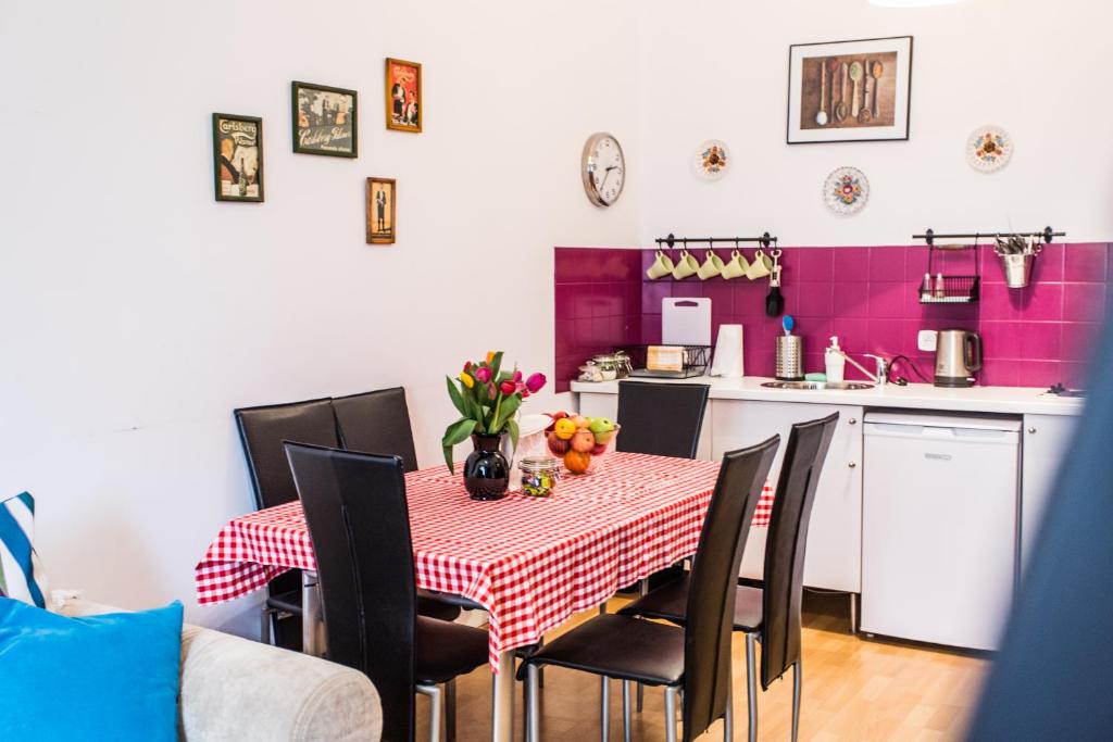 Homely Apartment's Old Town - Family Studio