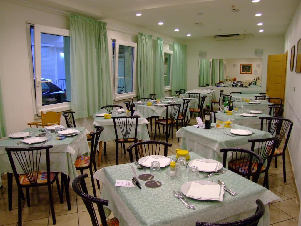 Restaurace v ubytování Hotel Lara