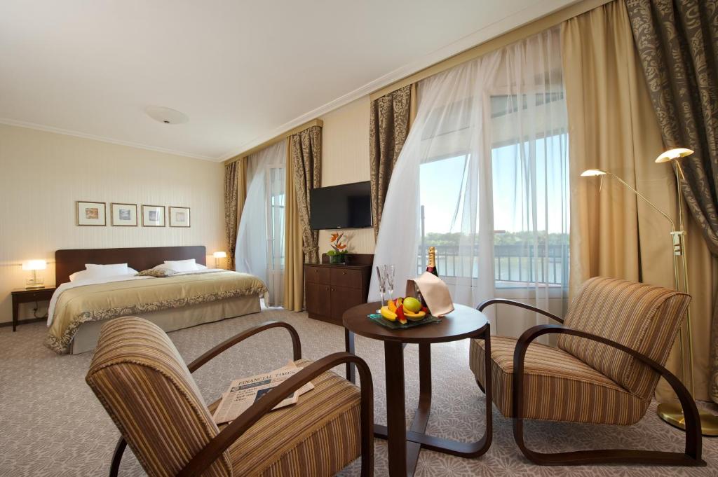 
Executive Double Room with Terrace
