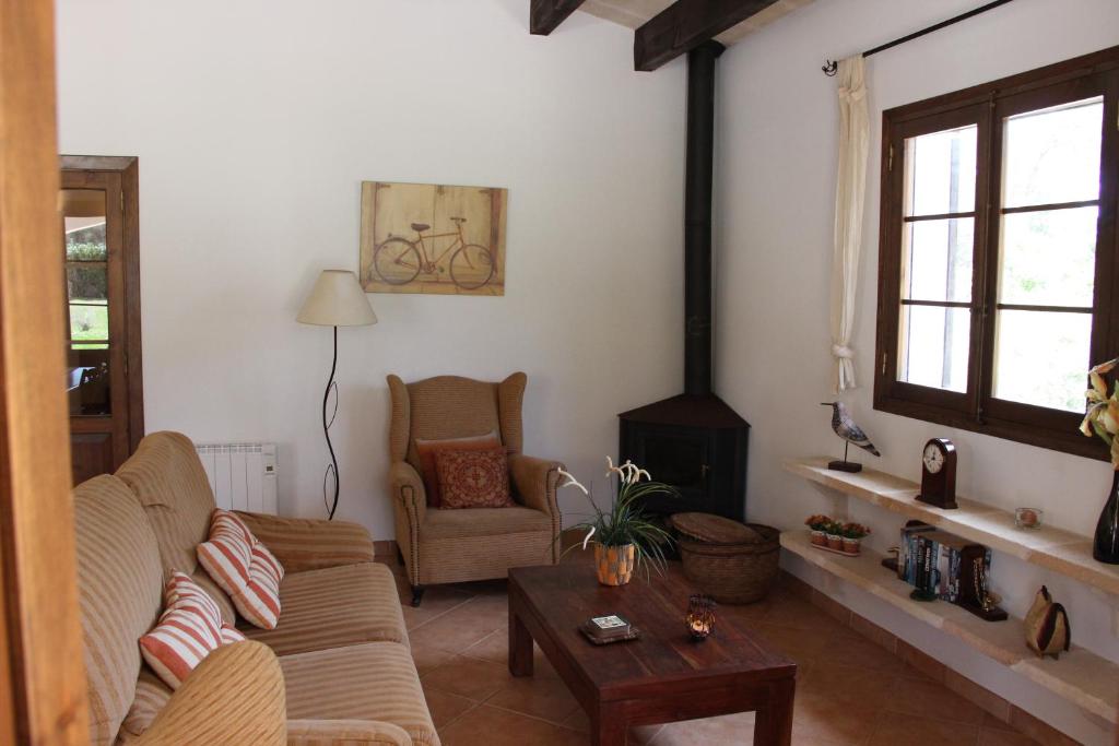 Posedenie v ubytovaní Casa con jardín y piscina - MORELL ONZE