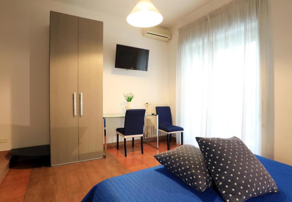 Primo Piano Guesthouse - Bari Policlinico - 带私人浴室的三室