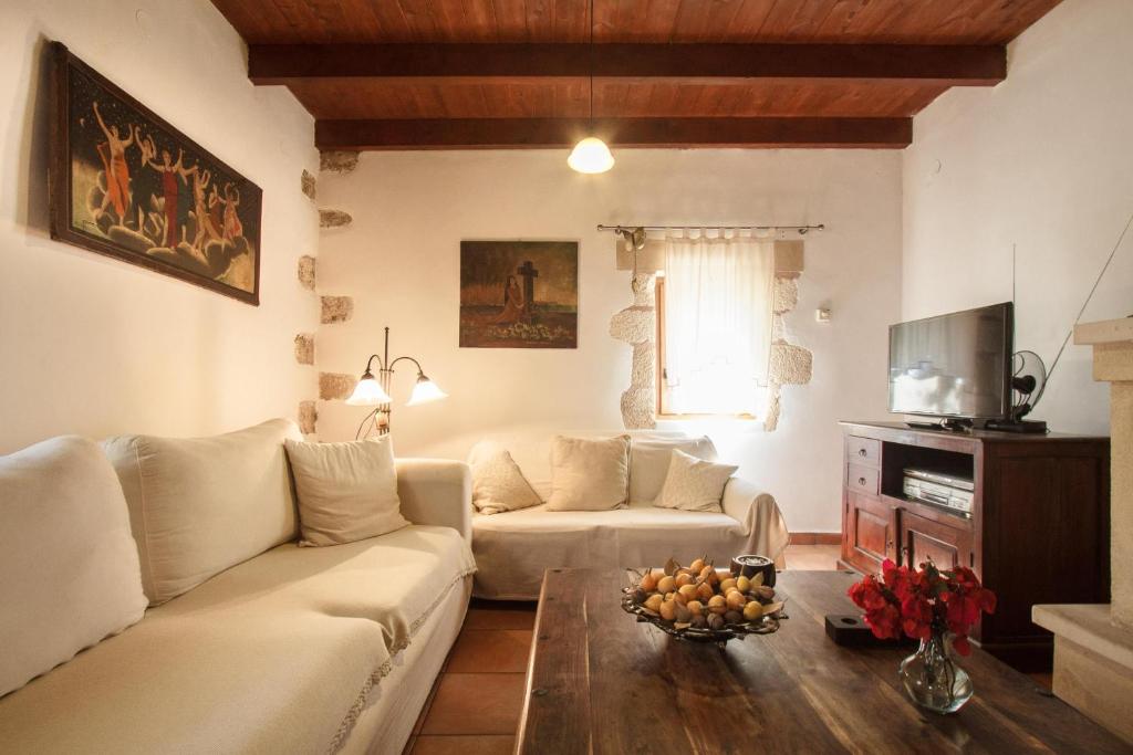 Zdjęcie z galerii obiektu Traditional elegant Cretan Stone Home for families w Chanii