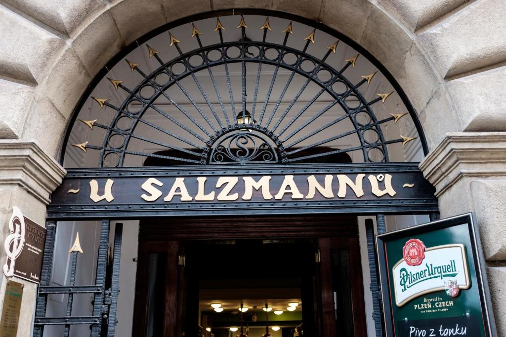 Certifikát, hodnocení, plakát nebo jiný dokument vystavený v ubytování Hotel U Salzmannů
