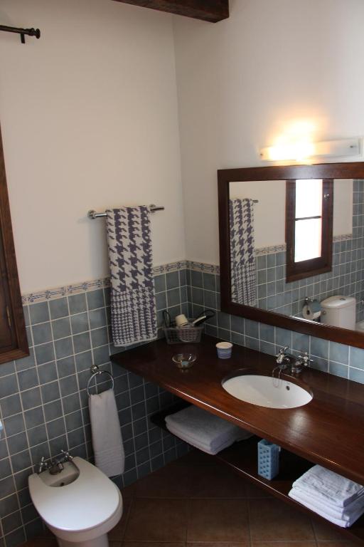 Kúpeľňa v ubytovaní Casa con jardín y piscina - MORELL ONZE