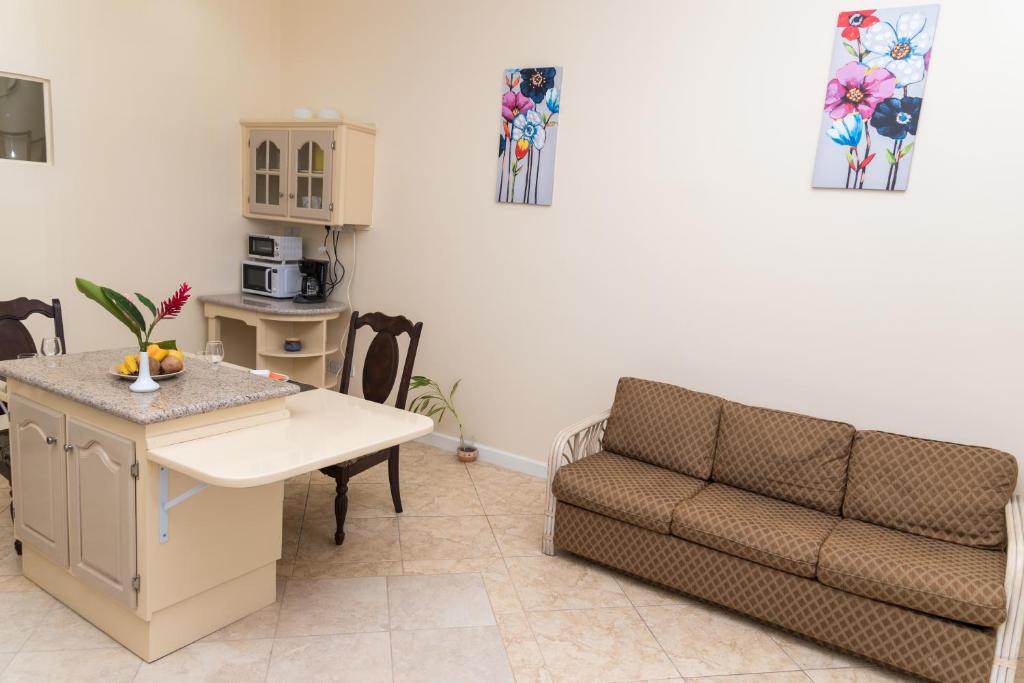 Ruang duduk di Bayside Villa St. Lucia