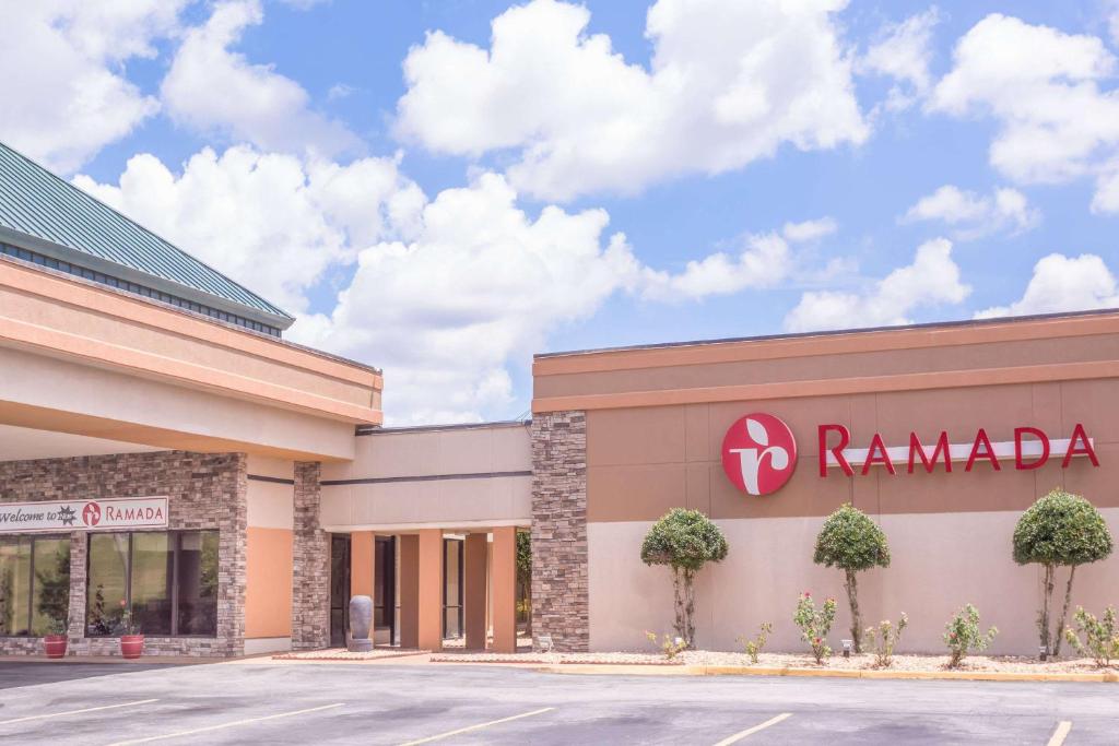 Certifikát, hodnocení, plakát nebo jiný dokument vystavený v ubytování Ramada by Wyndham Macon