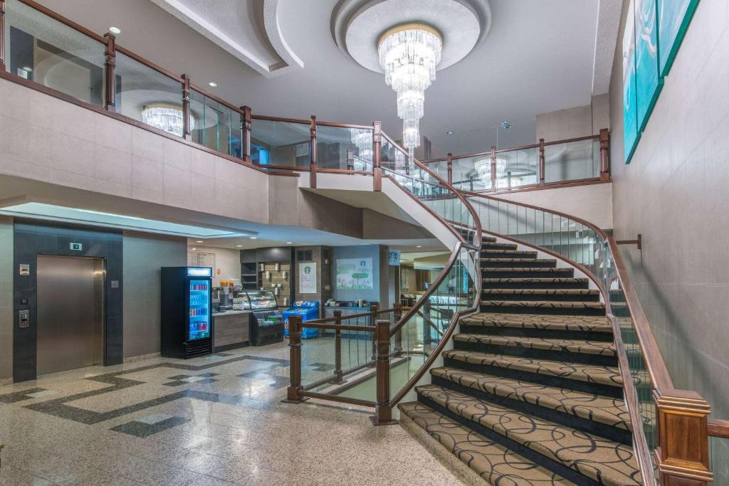 Gambar di galeri bagi Ramada Plaza by Wyndham Niagara Falls di Niagara Falls