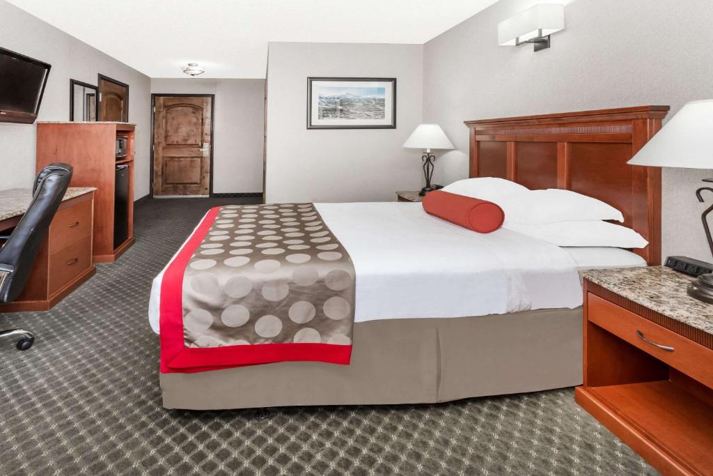 Ramada by Wyndham Frisco photo