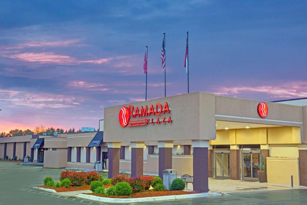 Gallery image of Ramada Plaza by Wyndham Charlotte South End Airport in Charlotte