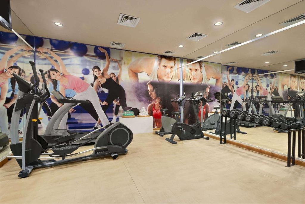 Fitness centrum a/nebo fitness zařízení v ubytování Ramada By Wyndham Jaipur