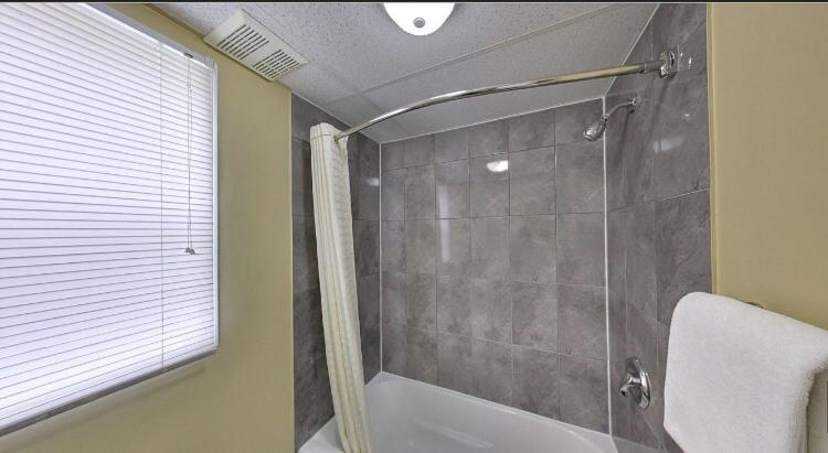 Ванная комната в Budget Inn