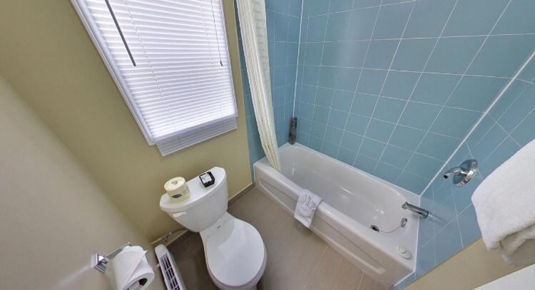 Ванная комната в Budget Inn