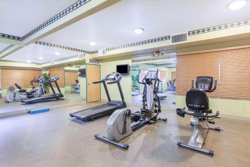 Fitness centrum a/nebo fitness zařízení v ubytování Ramada by Wyndham Williams/Grand Canyon Area