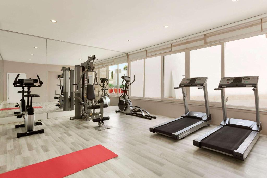 Fitness centrum a/nebo fitness zařízení v ubytování Ramada Resort Side