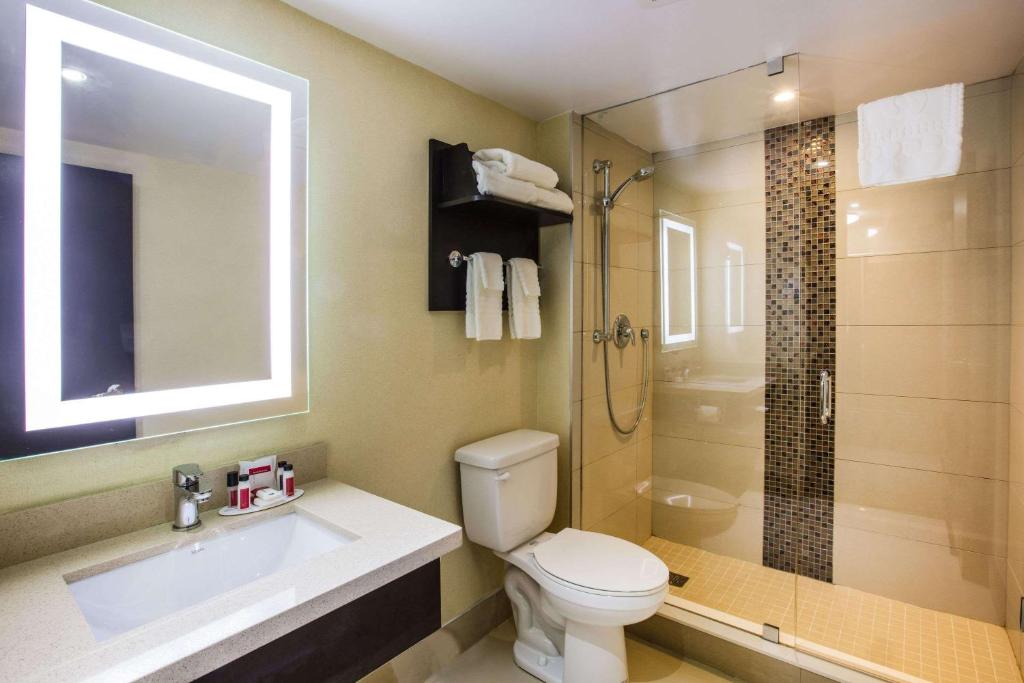 Ramada by Wyndham Jackson's Point - 1 Kingsize Bed, Studio Suite, Meer, Niet Roken