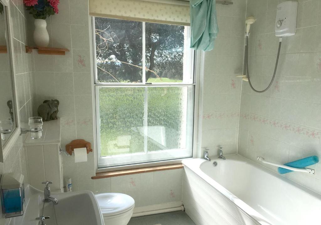 Haselor Farm B & B - Single Room With Bathroom