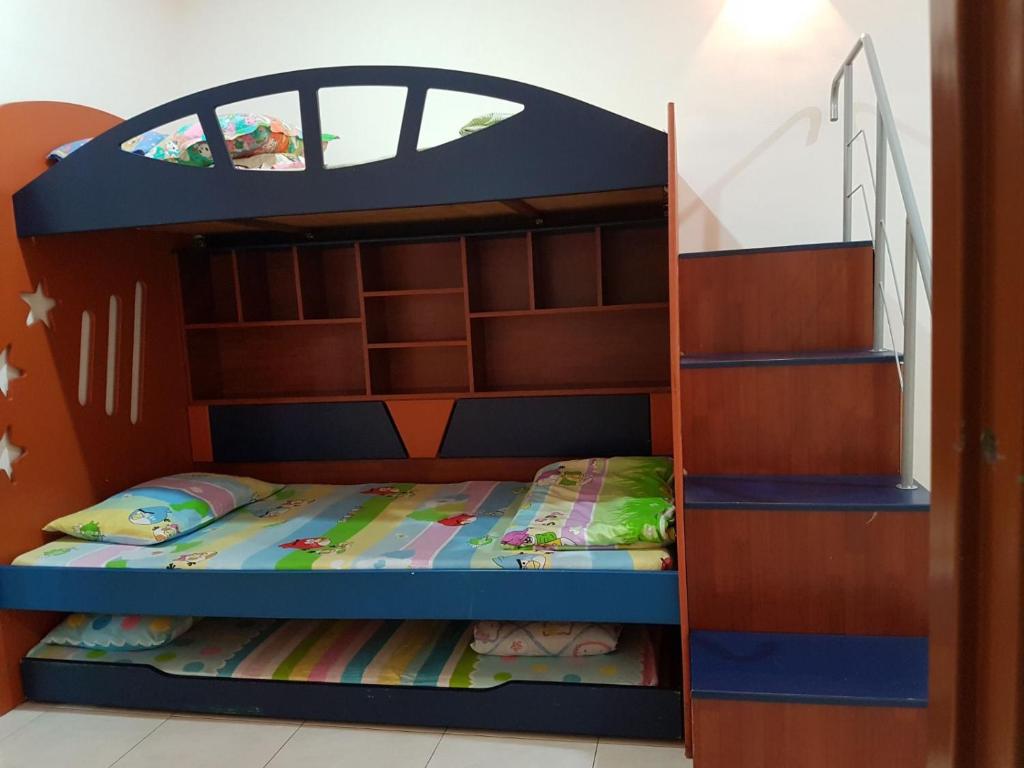 Big Garden Homestay - Four-Bedroom House