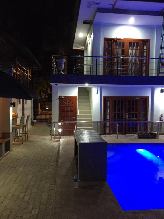 Bazén v ubytování Ocean Breeze Resort nebo v jeho okolí
