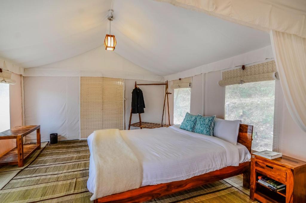 Postel nebo postele na pokoji v ubytování Nayalap - Rural Himalayan Glamping