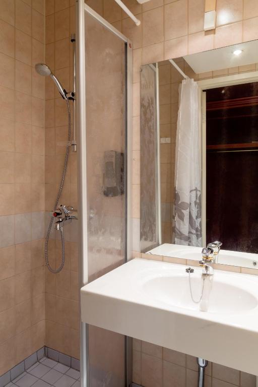 Samantta Hotel & Restaurant - Standard Double Or Twin Room