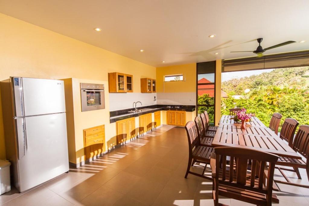 Kuchyň nebo kuchyňský kout v ubytování 3 Bedroom Zen Island SDV342-By Samui Dream Villas