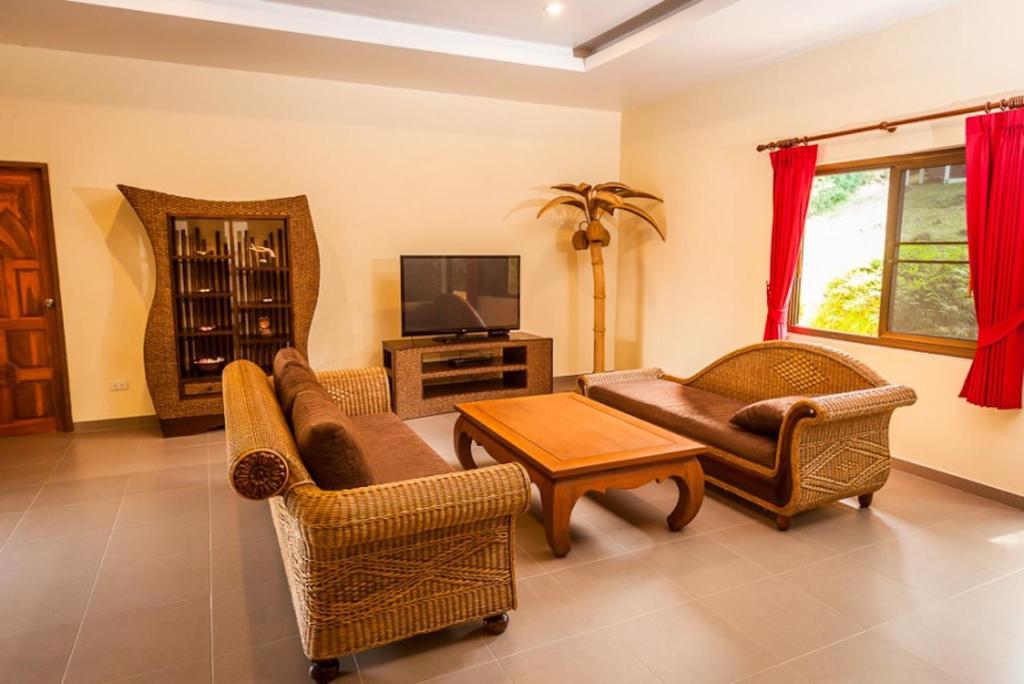 TV a/nebo společenská místnost v ubytování 3 Bedroom Zen Island SDV342-By Samui Dream Villas