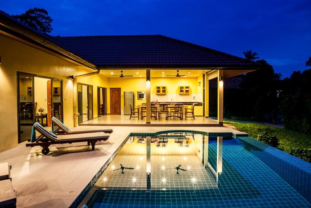 Bazén v ubytování 3 Bedroom Zen Island SDV342-By Samui Dream Villas nebo v jeho okolí