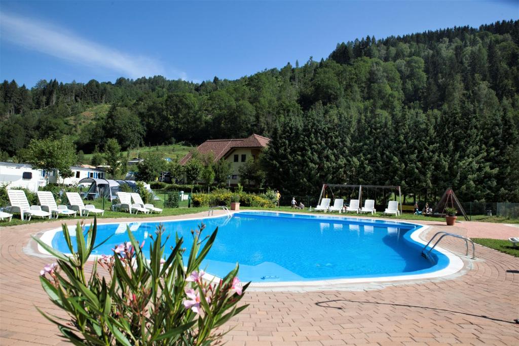 Bazén v ubytování Camping Bella Austria nebo v jeho okolí