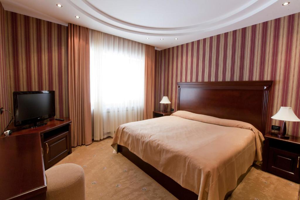 TV a/nebo společenská místnost v ubytování Hotel Dilijan Resort