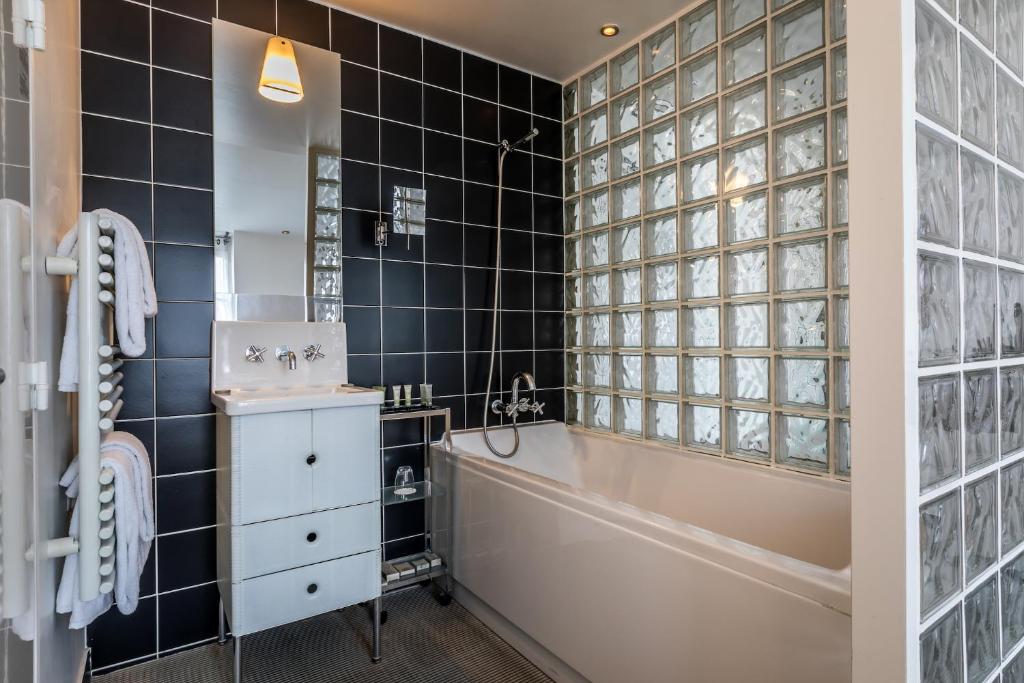 Kube Hôtel Paris - Resim 25