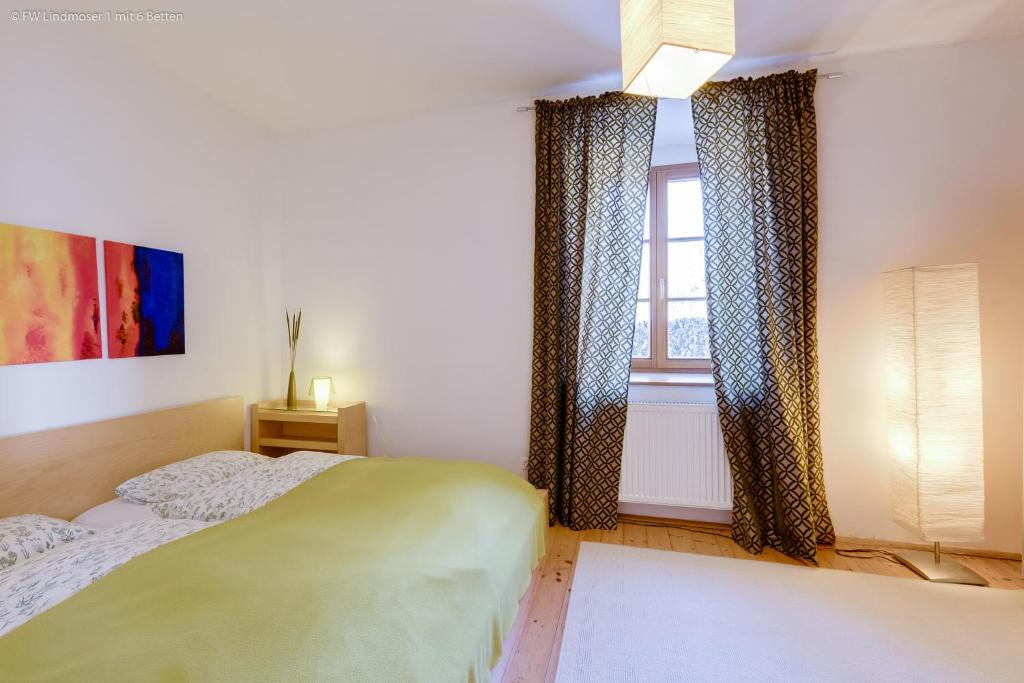 Postel nebo postele na pokoji v ubytování Ferienwohnung Mariazell