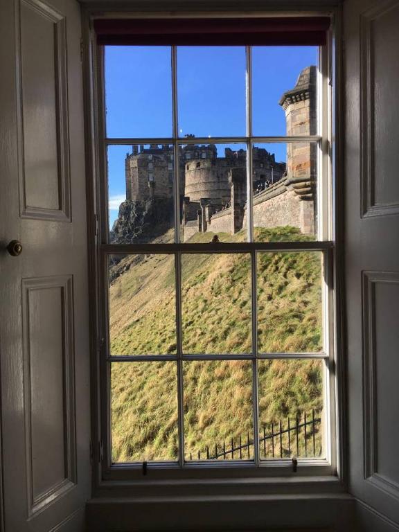 Castle Wynd - Historic Edinburgh Castle Views Central Apartment