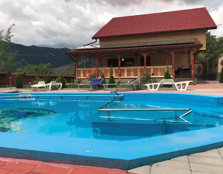 Swimmingpoolen hos eller tæt på Vila Maria