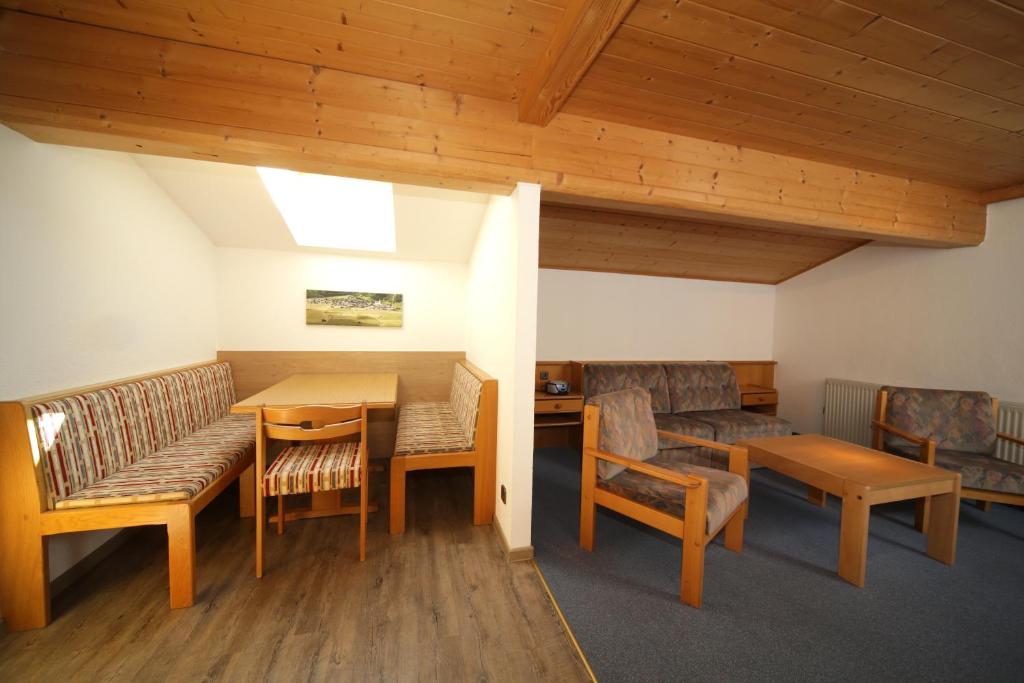 A seating area at Frühstückspension Jagdhof