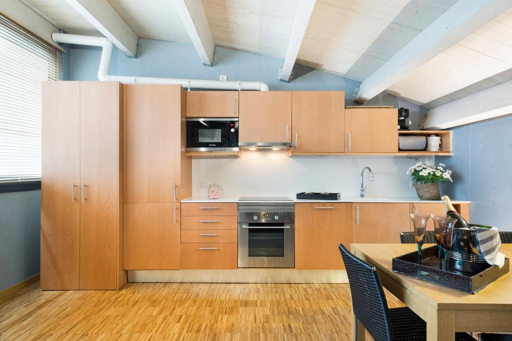 Kuchyňa alebo kuchynka v ubytovaní My Space Barcelona Executive Apartments Center
