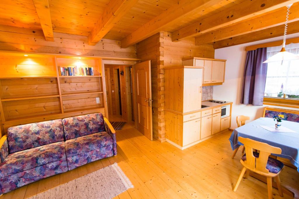 Kuchyň nebo kuchyňský kout v ubytování Alpenhof Wolayersee