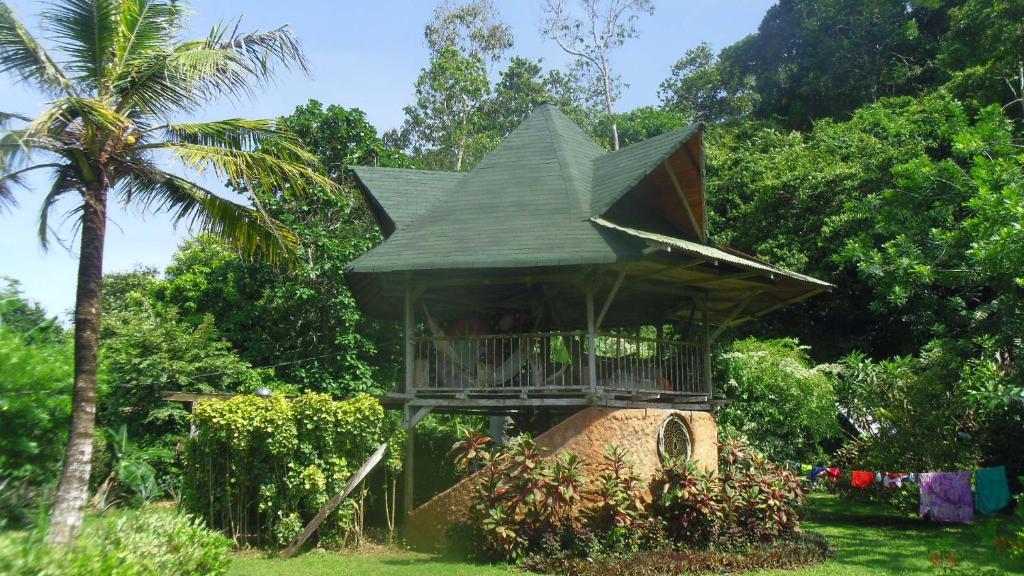 Cottage at the Sea and Jungle
