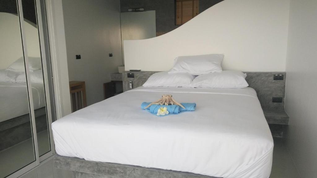 Postel nebo postele na pokoji v ubytování Perfect Sea View Mountain Villa Koh Samui