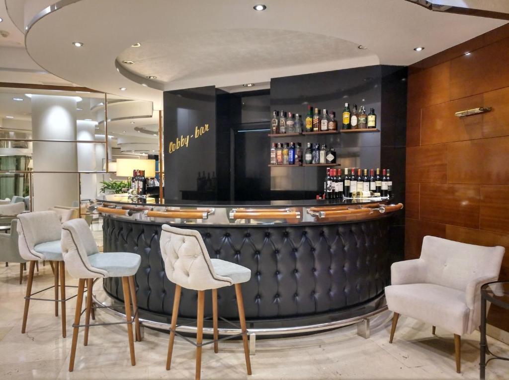 Lounge nebo bar v ubytování Hotel Gran Via