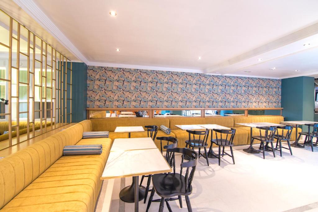 Petit Palace Puerta de Triana - Resim 22