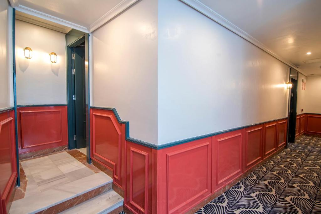 Petit Palace Puerta de Triana - Resim 35