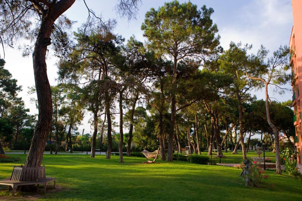 A garden outside The Norm Oriental Kemer